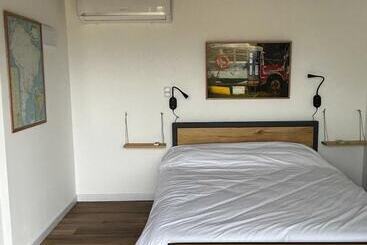 تختخواب و صبحانه Hoxhohl Travel Lodge