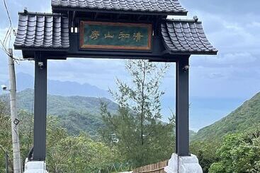 تختخواب و صبحانه Zephyr Homestay