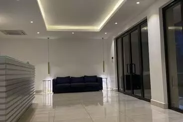 هتل آپارتمان Belleson Homes Embassy Gardens