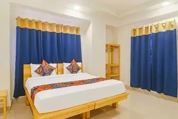 Fabhotel Green Leaf