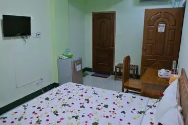 Hotel Daw Htay