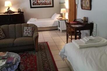 بنسيون 22 Van Wijk Street Tourist Accommodation
