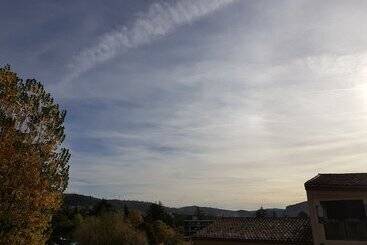 هتل Le Chemin Neuf