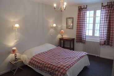 Hotel Restaurant Du Plomb Du Cantal