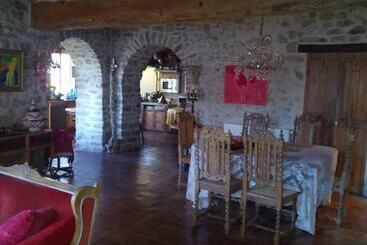 Bed and Breakfast Riverside Home Cottage