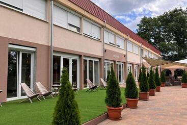 öreg Tó Youth Hostel