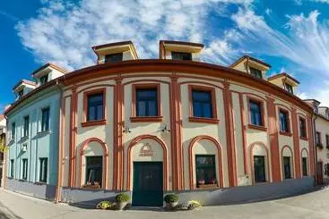 آپارتمان‌های توریست‌ها Apartmány U Zvonu