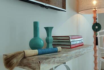 Hotel Room & Vespa 4