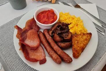 膳宿费 The Chimes