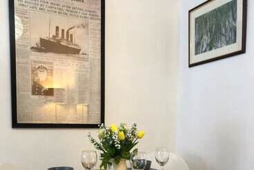 관광객 아파트 Great Location   City Centre   Parking   4 Beds   2 Bedrooms