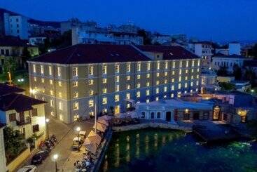 בית מלון כפרי Hydrama Grand