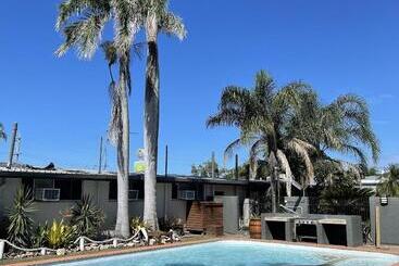 Motel Queens Beach