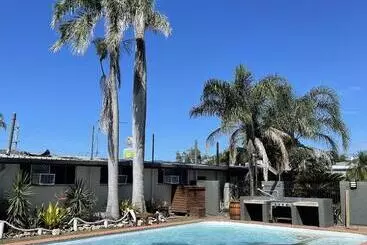 Motel Queens Beach