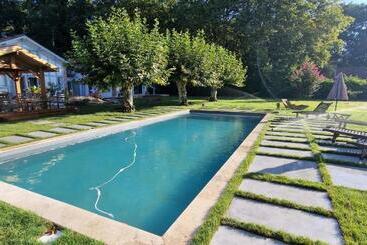 住宿加早餐  Jack S Lodge   La Grange