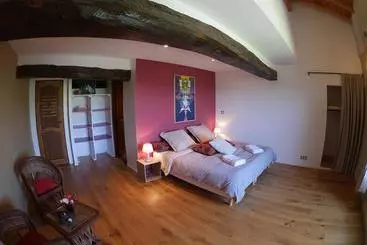 Bed and Breakfast Les Fous Du Village