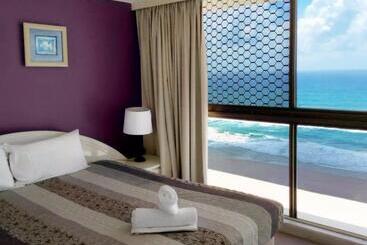 דירה Boulevard Towers