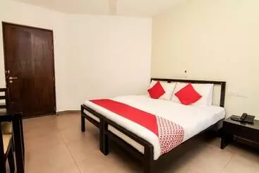 Saninro Hotel   Ragama