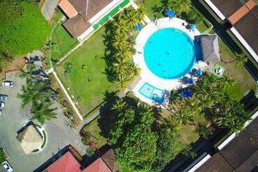 Beach Break Resort & Cr Surf Camp