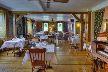 Hotelli Auberge Baker