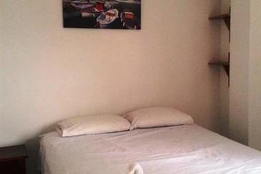 فندق صغير Hostal La Casa De Luis