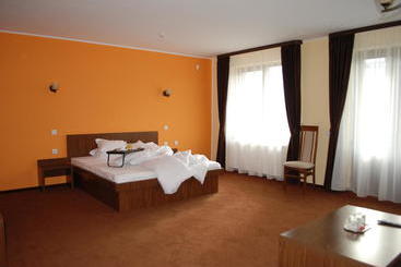 تختخواب و صبحانه Vila Aris