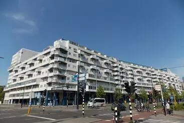 هتل Weena House