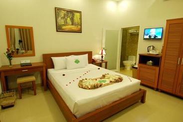 Saigon Emerald Beach Resort
