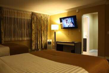 The Deluxe Hotel Vancouver