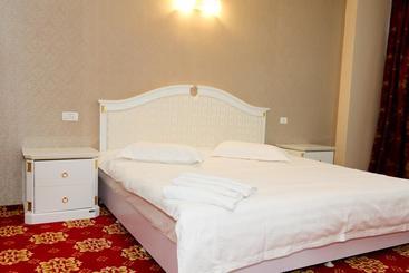 Hotel Complex Aristrocratos