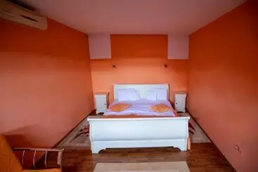 Hotel Noroc Si Fericire
