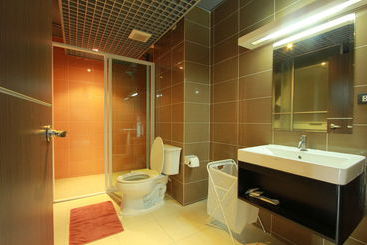 هتل آپارتمان Big Tree Residence