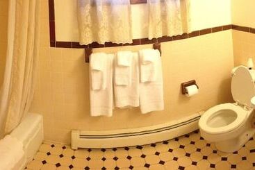 בית מלון כפרי Chateau Motor Lodge