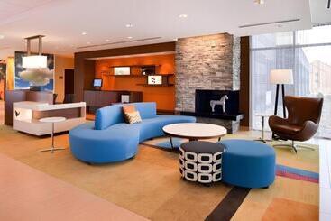 Отель Fairfield Inn & Suites Chillicothe