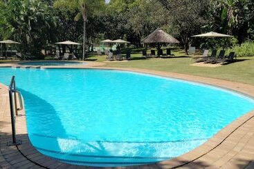 Отель Cambalala Luxury Units In Kruger Park Lodge Serviced Daily, Free Wi Fi