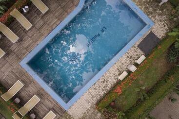 Hotelli La Puerta Del Sol