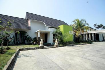 هتل Oyo 680 Grhadika Jodipati