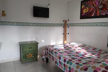 호스텔 Hostal Y Camping Los Girasoles