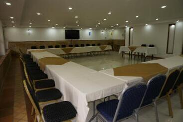 فندق Campanario De La Villa