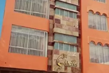 Hotel Cantuta Inn
