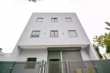 ホテル O White Solitaire