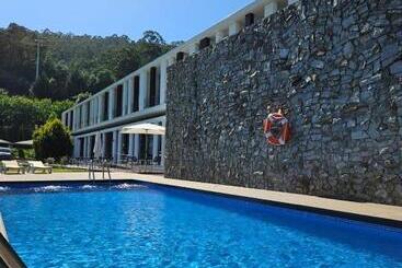 Отель Parque Serra Da Lousa