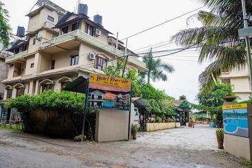 هتل Riverside With Swimming Pool