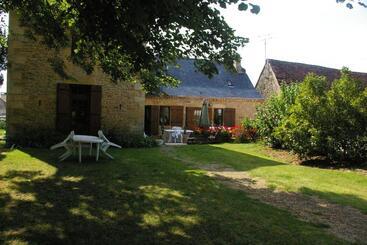 مبيت وإفطار Chambres D Hotes Du Maine