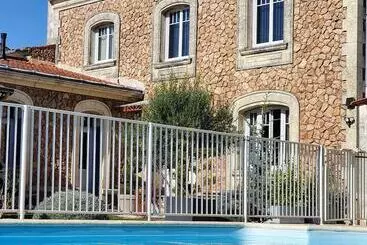Bed and Breakfast La Villa Des Roses Gîte Chambres D Hôtes Piscine Chauffée