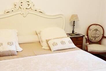 تختخواب و صبحانه Villa Les Palmiers