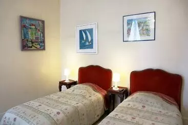 تختخواب و صبحانه Villa Sequoia Garden