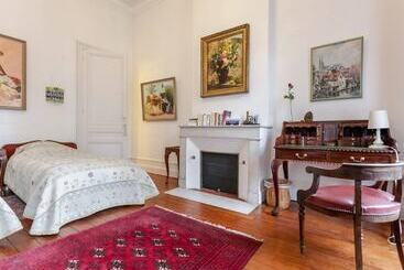 تختخواب و صبحانه Villa Sequoia Garden