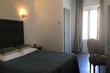 בית מלון כפרי U Campanile