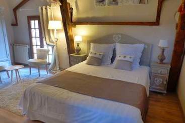 تختخواب و صبحانه La Romantique