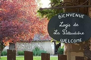 مبيت وإفطار Le Logis De La Pataudière